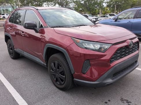Used 2020 Toyota RAV4 LE FWD image 1