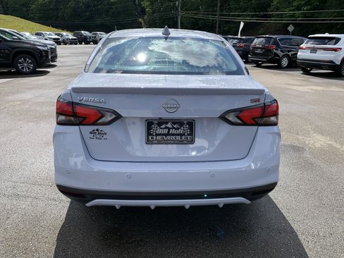 Used 2025 Nissan Versa SR w/ Trunk Package FWD image 12