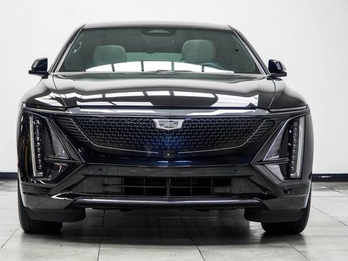Used 2024 Cadillac Lyriq Sport RWD image 8