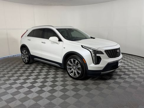 Used 2019 Cadillac XT4 Premium Luxury w/ Cold Weather Package FWD image 7