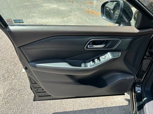 Used 2021 Nissan Rogue SV w/ Premium Package FWD image 14