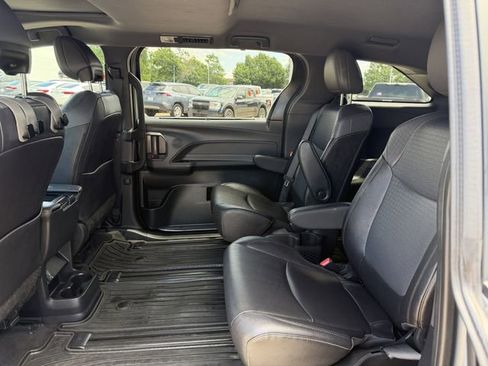 Used 2024 Toyota Sienna XLE Woodland Edition AWD/4WD image 29
