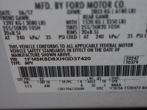 Used 2017 Ford Explorer XLT w/ Equipment Group 202A AWD/4WD image 16