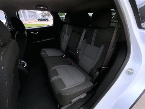 Used 2023 Chevrolet Blazer LT FWD image 17