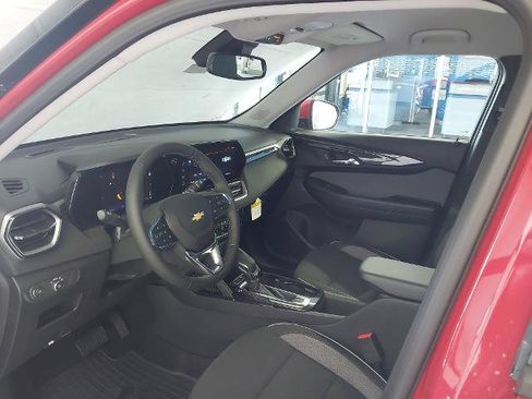New 2026 Chevrolet TrailBlazer LT w/ Convenience Package image 2