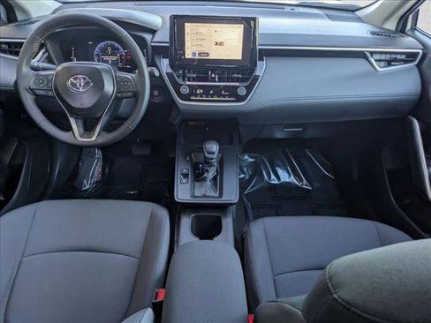 Used 2026 Toyota Corolla Cross LE image 16