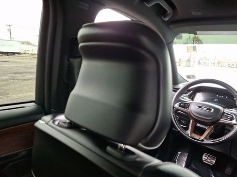 Used 2023 Jeep Grand Cherokee Summit w/ Luxury Tech Group V image 14