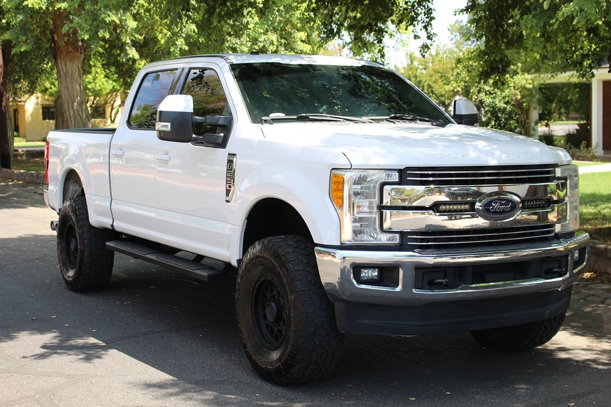 Used 2017 Ford F250 Lariat w/ Lariat Value Package AWD/4WD image 46