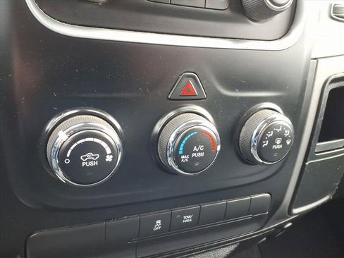 Used 2017 RAM 1500 ST w/ SXT Appearance Group image 19