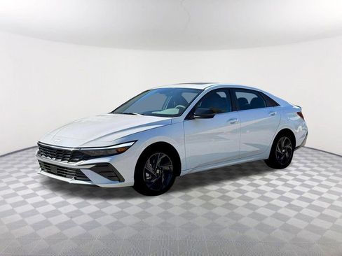New 2026 Hyundai Elantra SEL Sport Premium FWD image 2