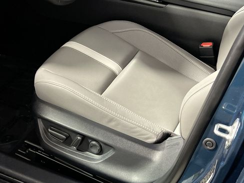 Used 2025 Toyota Camry SE w/ Convenience Package FWD image 14