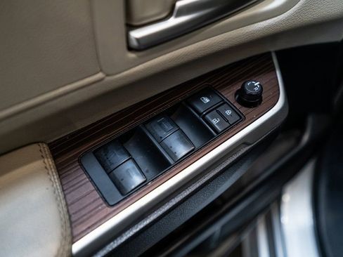 Used 2024 Toyota Sienna XLE image 20