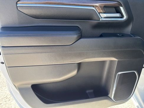 Used 2024 Chevrolet Silverado 2500 LT image 28