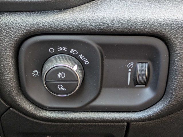 Used 2025 RAM 1500 Warlock AWD/4WD image 22