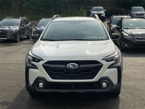 Used 2025 Subaru Outback Premium AWD/4WD image 8