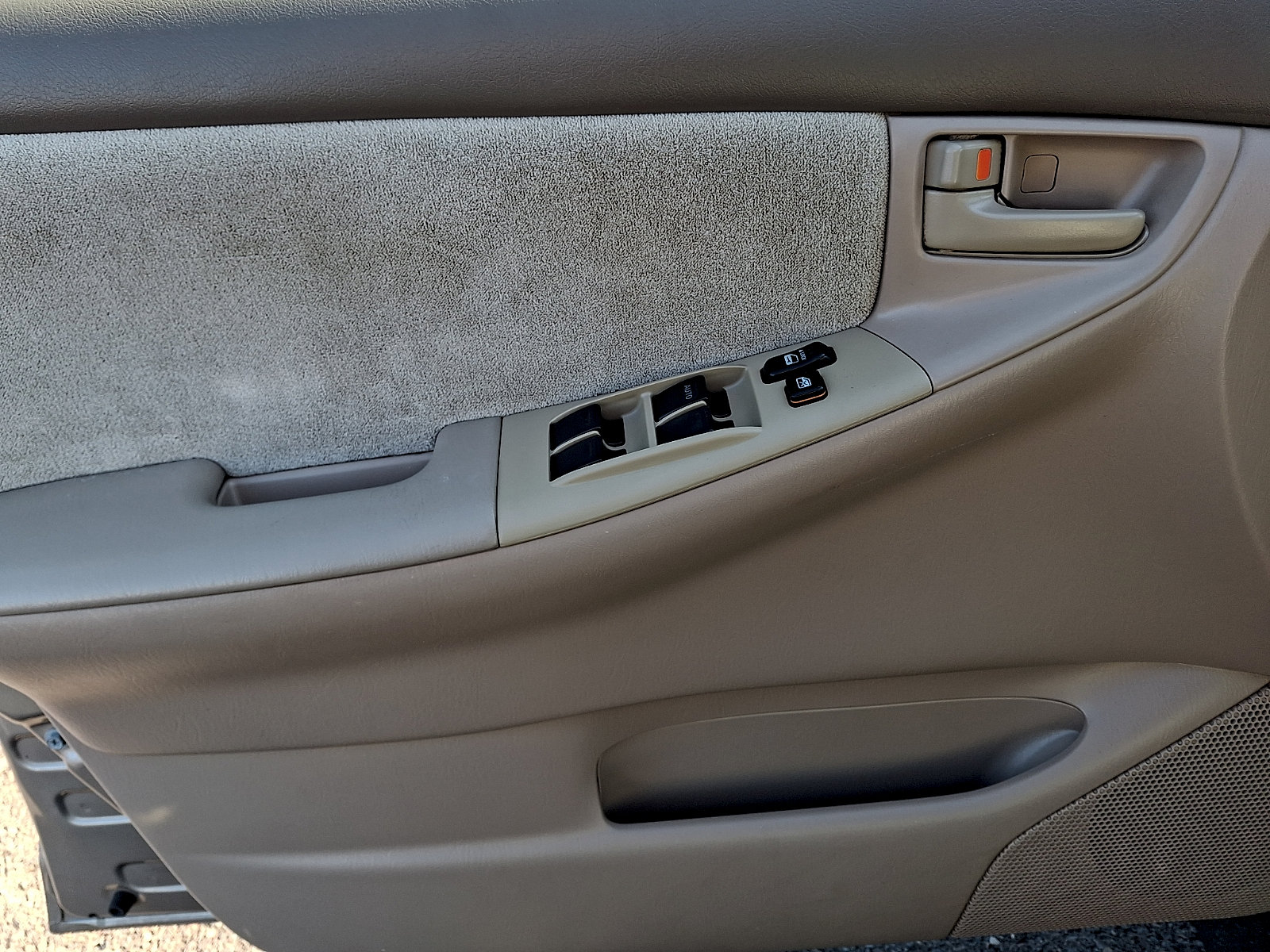 Used 2008 Toyota Corolla CE w/ Extra Value Upgrade Pkg FWD image 15