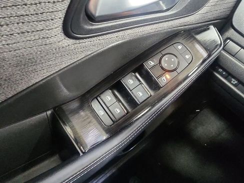 Used 2023 Nissan Rogue SV image 16