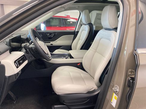 New 2026 Lincoln Aviator Reserve AWD/4WD image 17