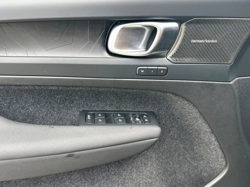 Certified 2023 Volvo XC40 Recharge Ultimate image 15