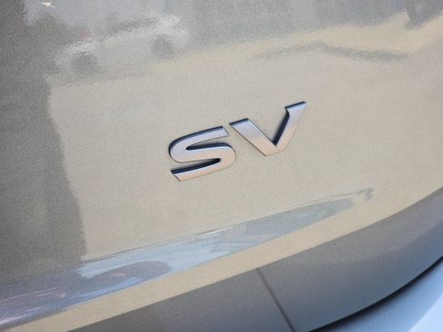 Used 2024 Nissan Rogue SV FWD image 11