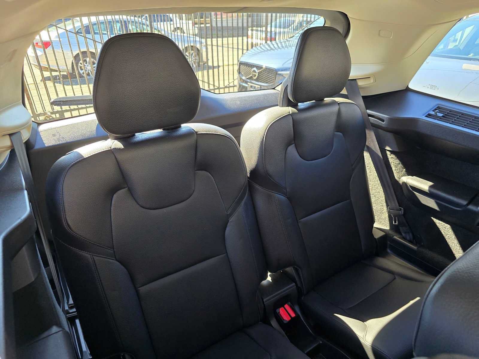 Used 2024 Volvo XC90 B6 Plus w/ Protection Package Premier AWD/4WD image 15