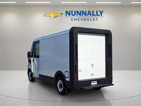 New 2025 Chevrolet Brightdrop 400 image 3