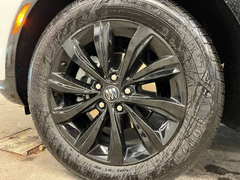 Used 2025 Buick Envista Sport Touring image 28