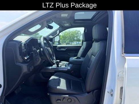 Certified 2025 Chevrolet Silverado 1500 LTZ AWD/4WD image 8