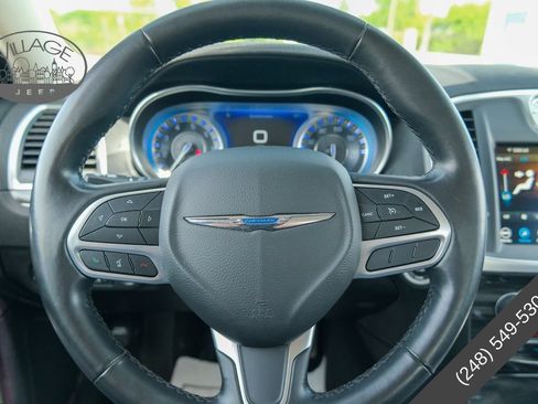 Used 2021 Chrysler 300 Touring L AWD/4WD image 16