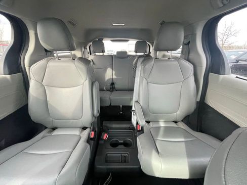 Used 2024 Toyota Sienna XLE image 26
