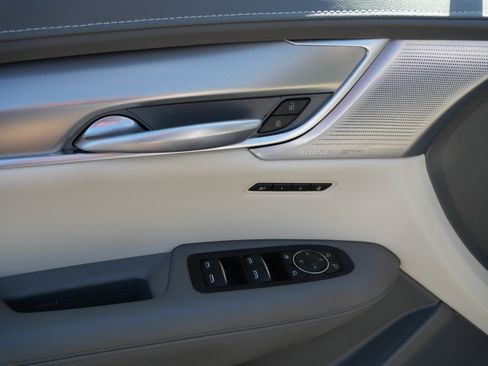 Certified 2024 Cadillac XT5 Premium Luxury w/ LPO, Floor Liner Package AWD/4WD image 18