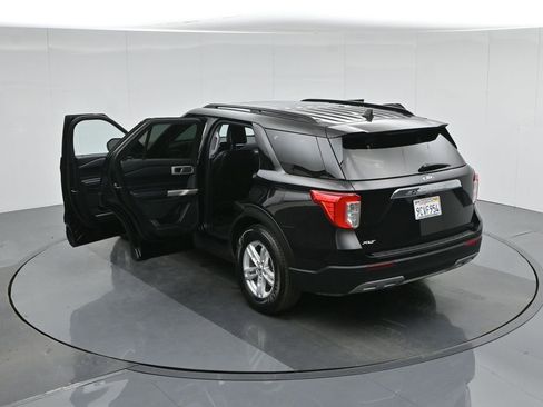 Certified 2022 Ford Explorer XLT w/ Equipment Group 202A image 41