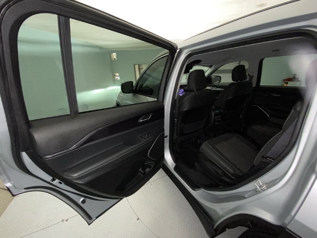 Used 2021 Jeep Grand Cherokee L Laredo w/ Luxury Tech Group I AWD/4WD image 21