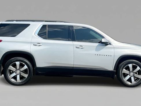 Used 2019 Chevrolet Traverse LT w/ LT Premium Package AWD/4WD image 9