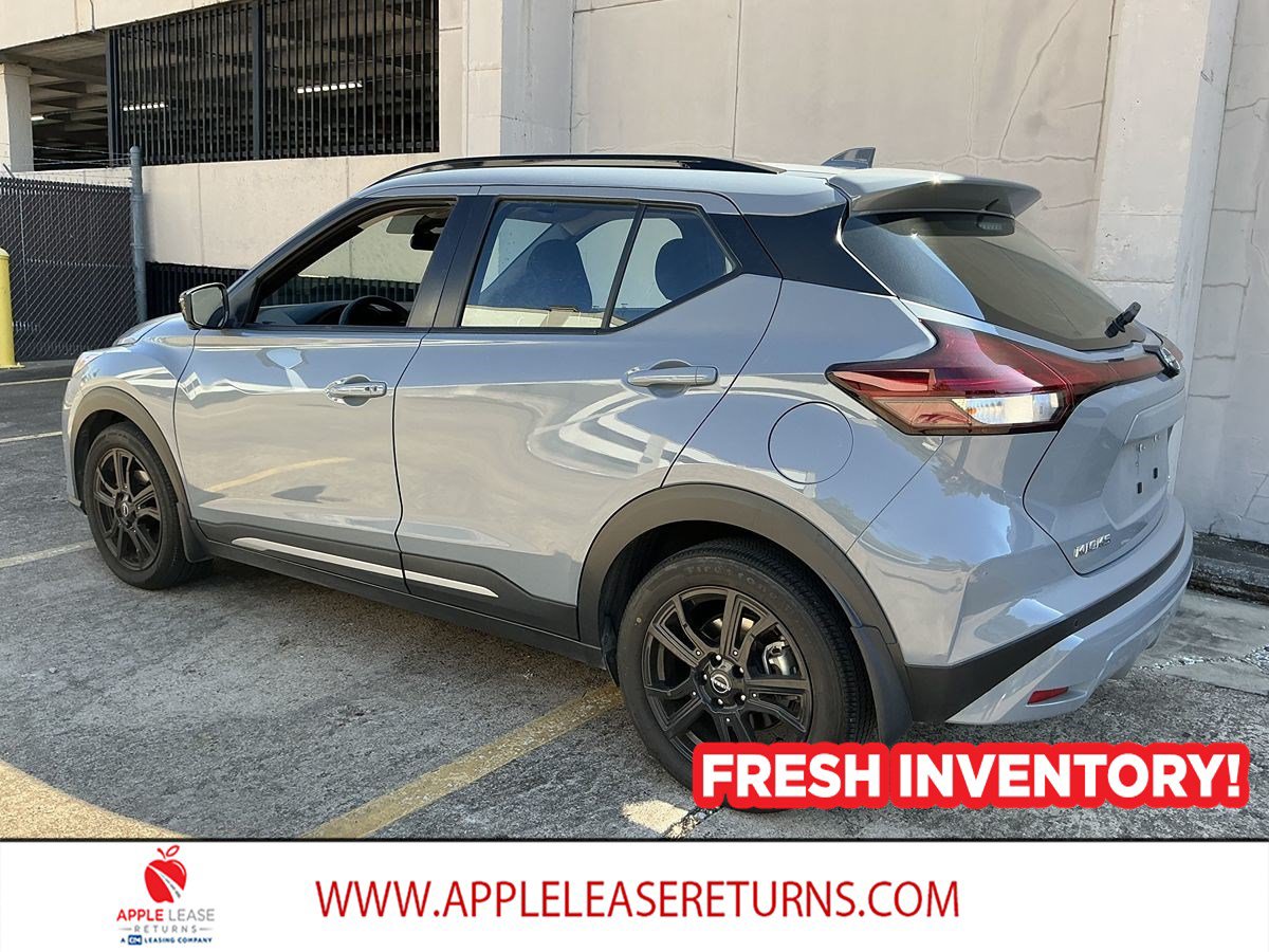 Used 2024 Nissan Kicks SR FWD image 3