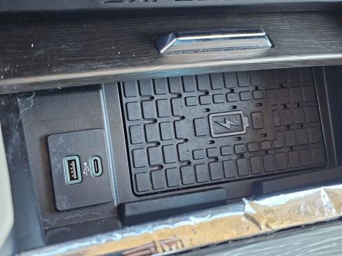 Used 2024 Ford Expedition Max Limited image 23