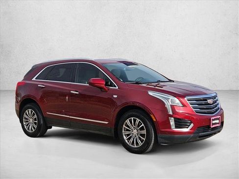 Used 2017 Cadillac XT5 Luxury w/ Driver Awareness Package image 3