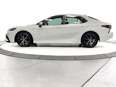 Certified 2023 Toyota Camry SE image 6