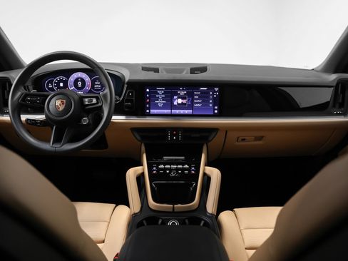 Certified 2025 Porsche Cayenne image 27
