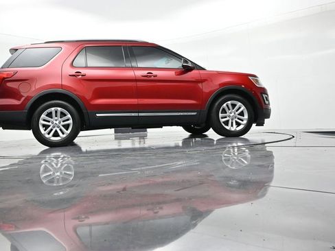 Used 2016 Ford Explorer XLT w/ Equipment Group 202A image 23