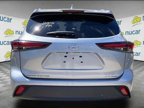 Certified 2025 Toyota Highlander XLE AWD/4WD image 3