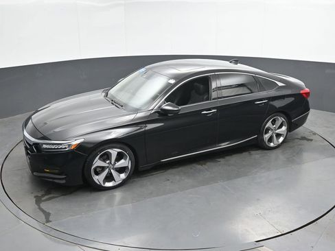 Used 2018 Honda Accord Touring image 29