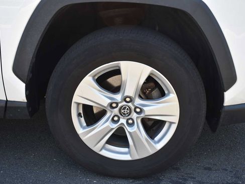 Used 2021 Toyota RAV4 XLE AWD/4WD image 22