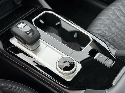 New 2025 Mitsubishi Outlander SEL image 32