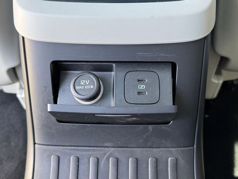 Used 2024 Volvo S90 T8 Ultimate w/ Lounge Package image 28