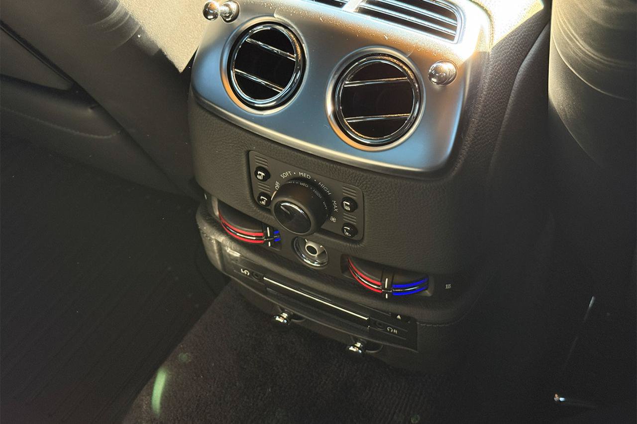 Used 2016 Rolls-Royce Ghost RWD image 30