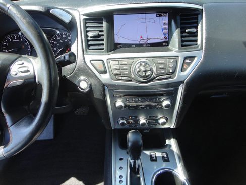 Used 2018 Nissan Pathfinder SL w/ SL Premium Package image 8