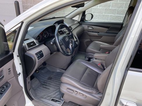 Used 2014 Honda Odyssey Touring Elite image 14