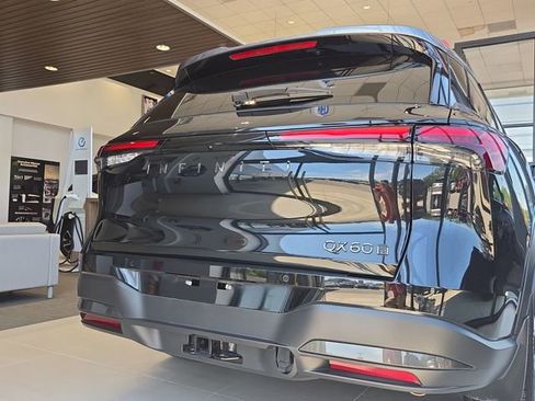 Used 2026 INFINITI QX60 Autograph w/ Dark Cargo Package AWD/4WD image 15