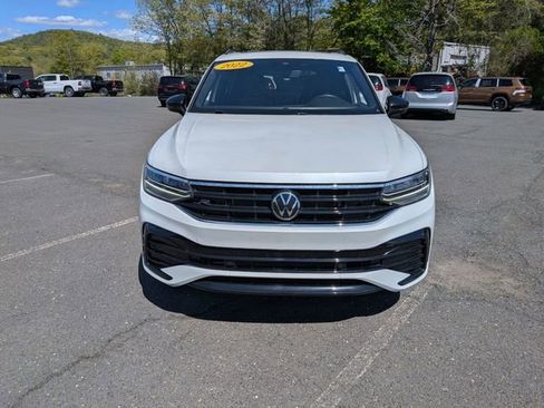 Used 2022 Volkswagen Tiguan SE R-Line AWD/4WD image 2